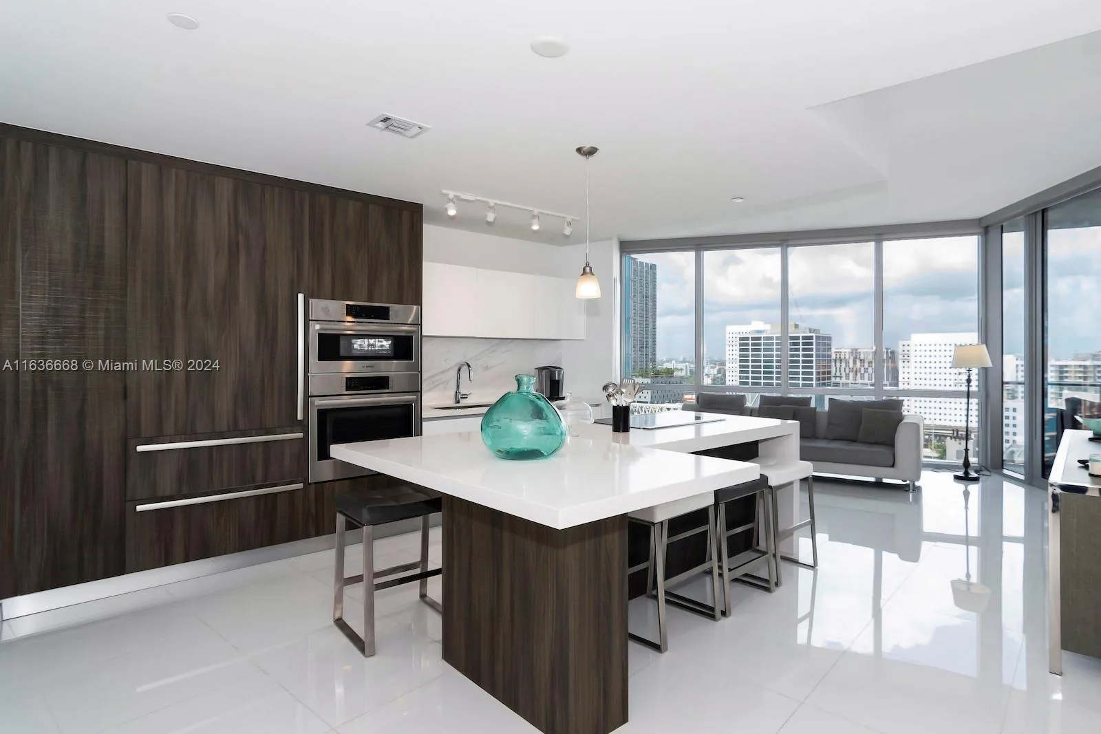 851 NE 1st Ave # 1710, Miami FL 33132
