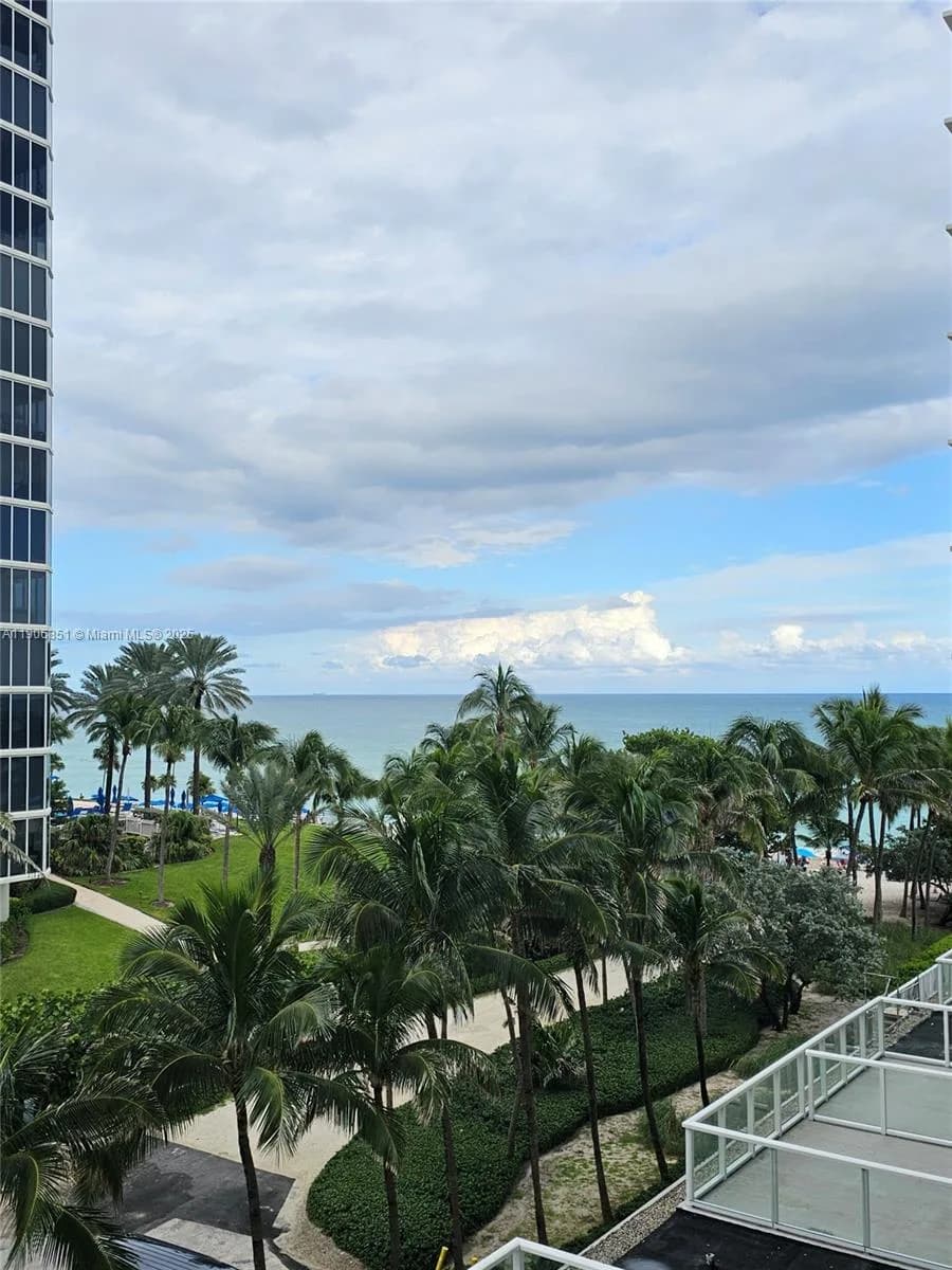 19201 Collins Ave # 324, Sunny Isles Beach FL 33160