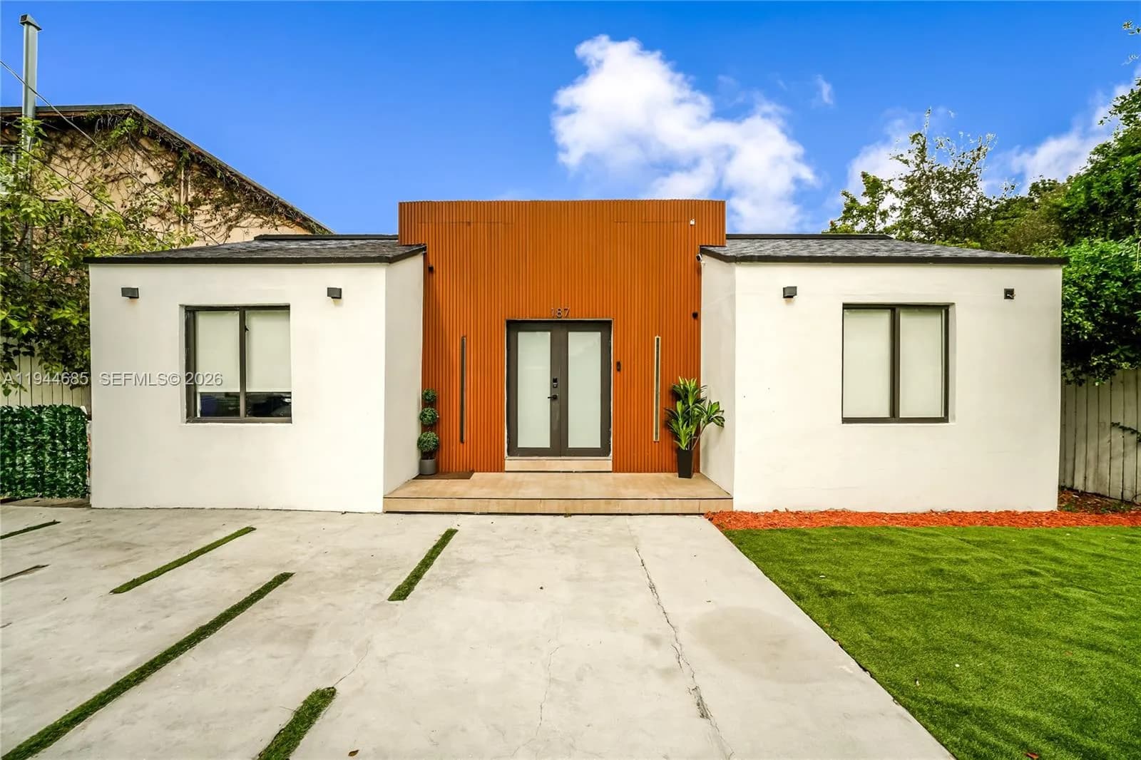 187 NW 53rd St, Miami FL 33127