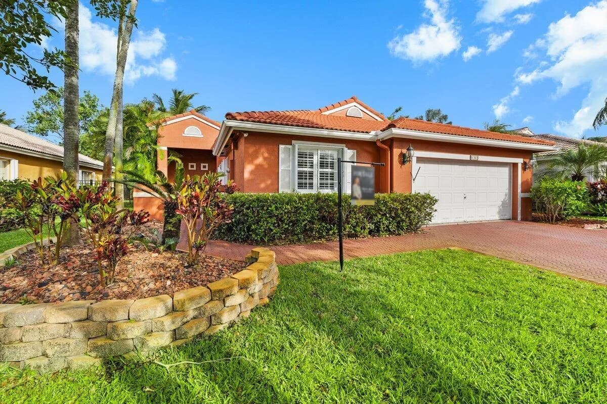 363 SW 161st Avenue, Pembroke Pines FL 33027