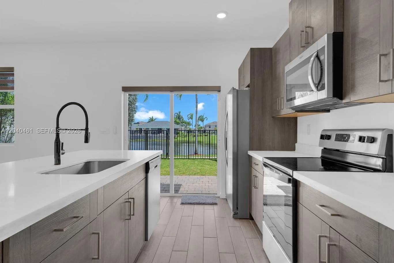 805 SE 18th St, Homestead FL 33034