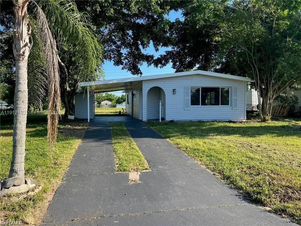 1109 N Grifford Ave, Lehigh Acres FL 33936