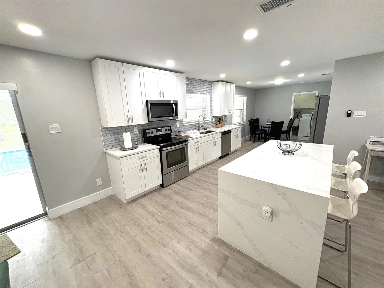 1401 NW 75th Terrace, Plantation FL 33313
