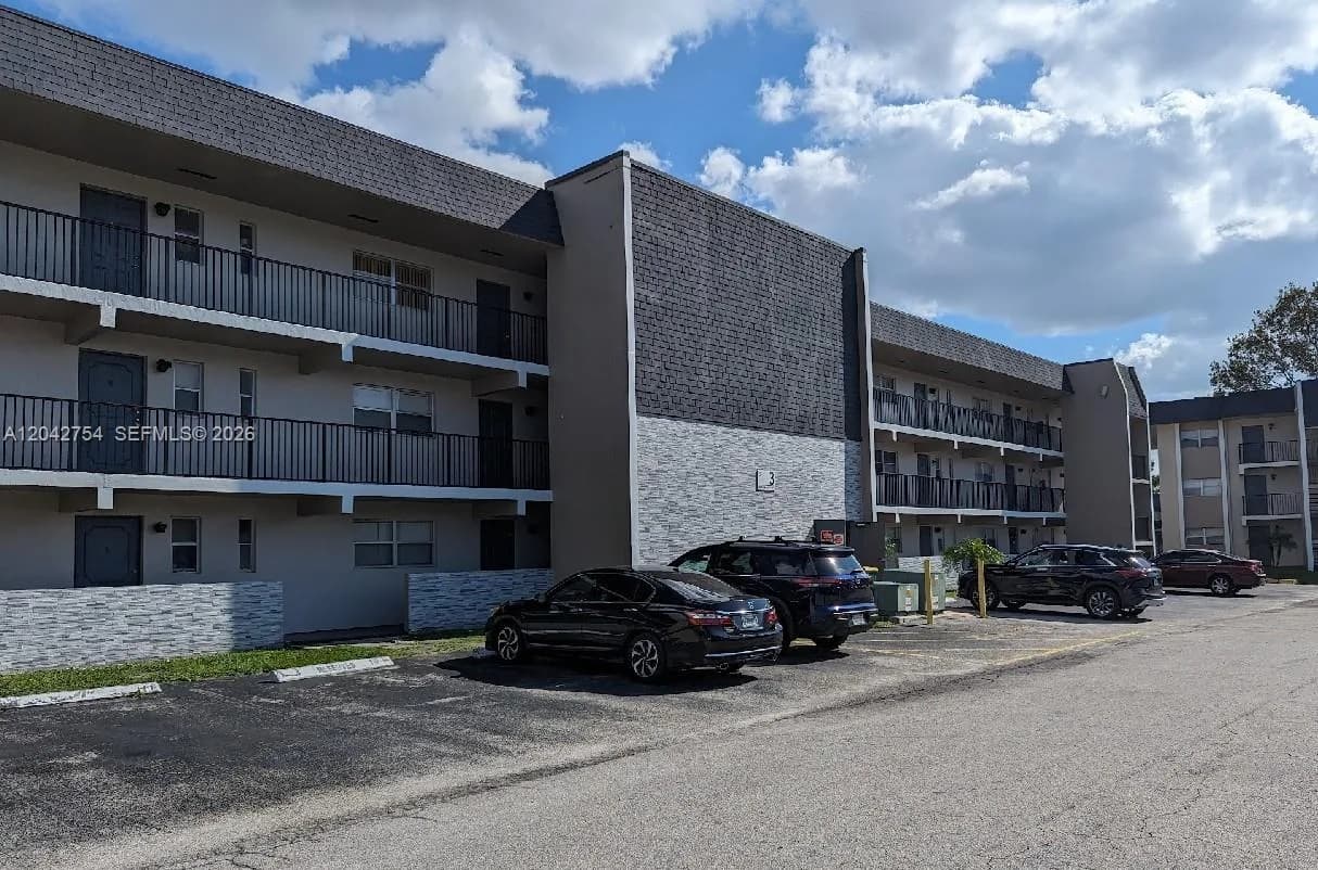 7910 Colony Cir N # 304, Tamarac FL 33321