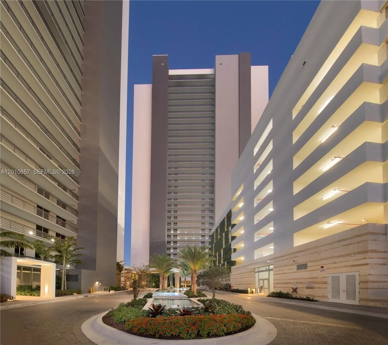 16385 Biscayne Blvd # 717, North Miami Beach FL 33160