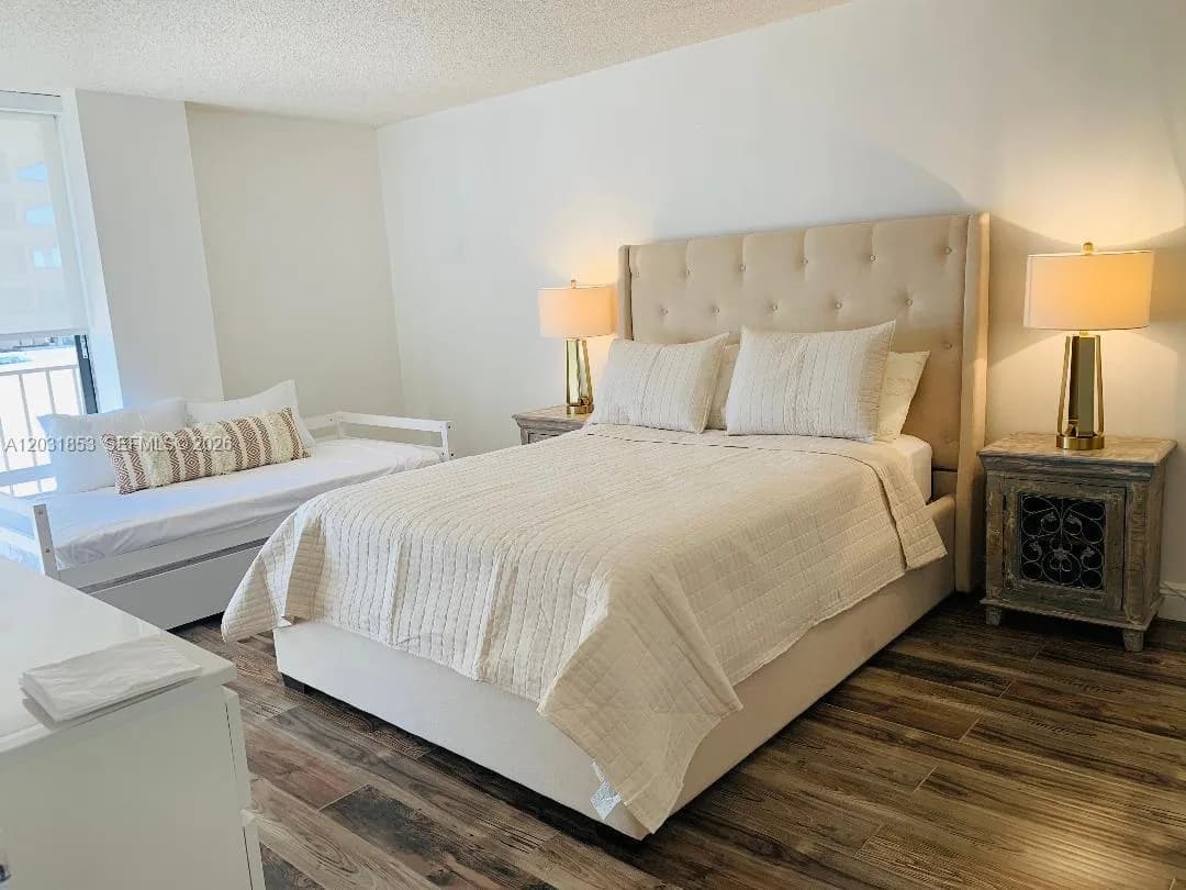 2625 Collins Ave # 502, Miami Beach, FL 33140