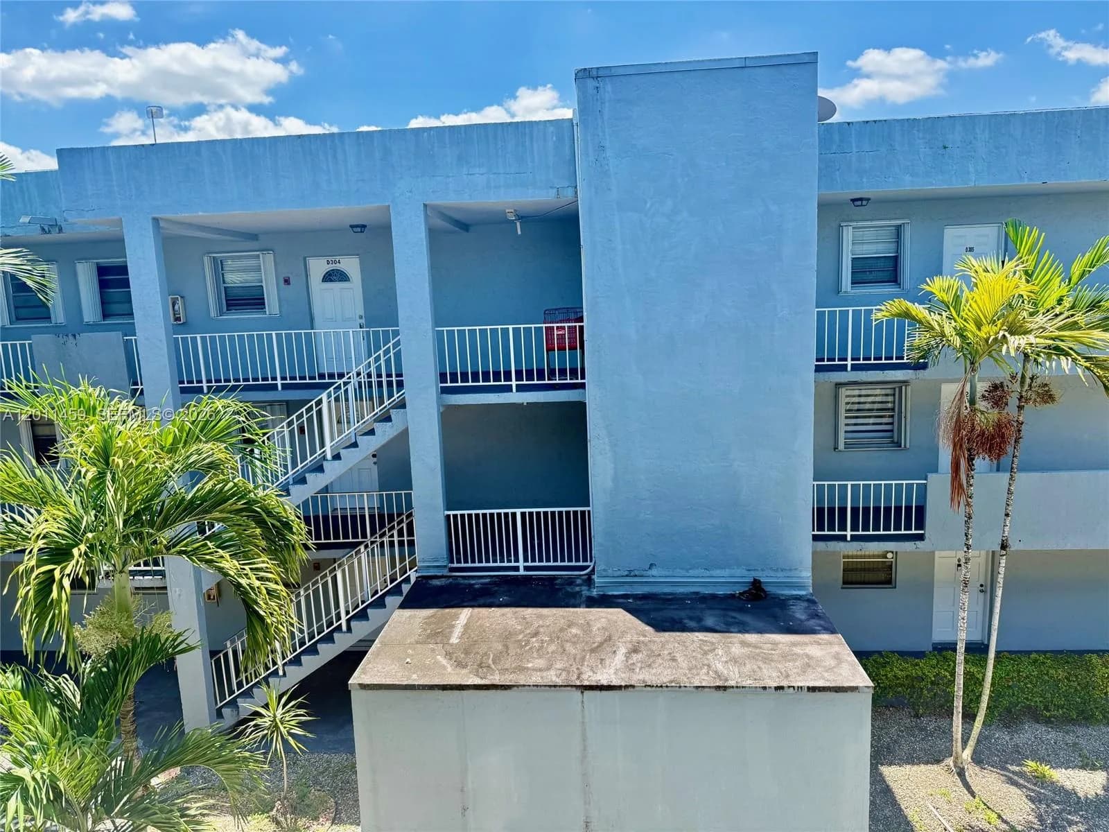 1755 W 60th St # D312, Hialeah FL 33012
