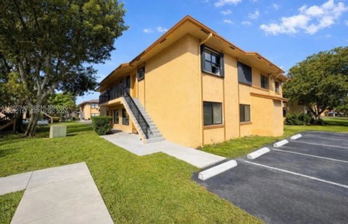 2530 W 67th Pl # 12-29, Hialeah, FL 33016