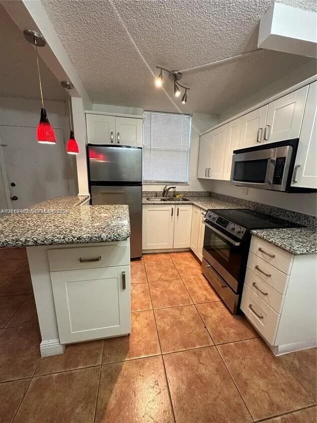 1801 S Treasure Dr # 112, North Bay Village FL 33141