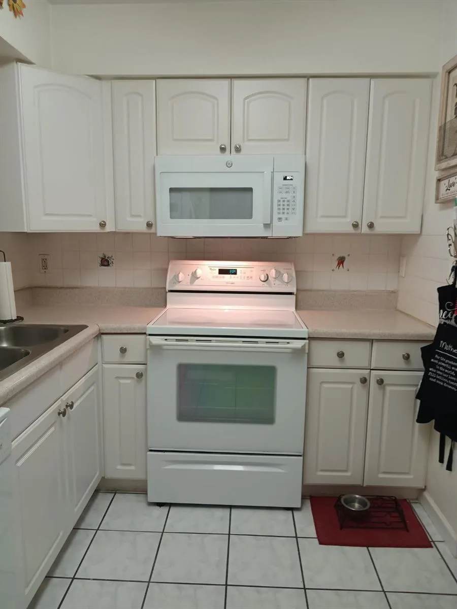 7320 Lake Circle Drive # 407, Margate FL 33063