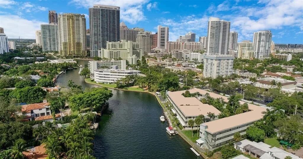 1000 SE 4th Street # 209-210, Fort Lauderdale, FL 33301