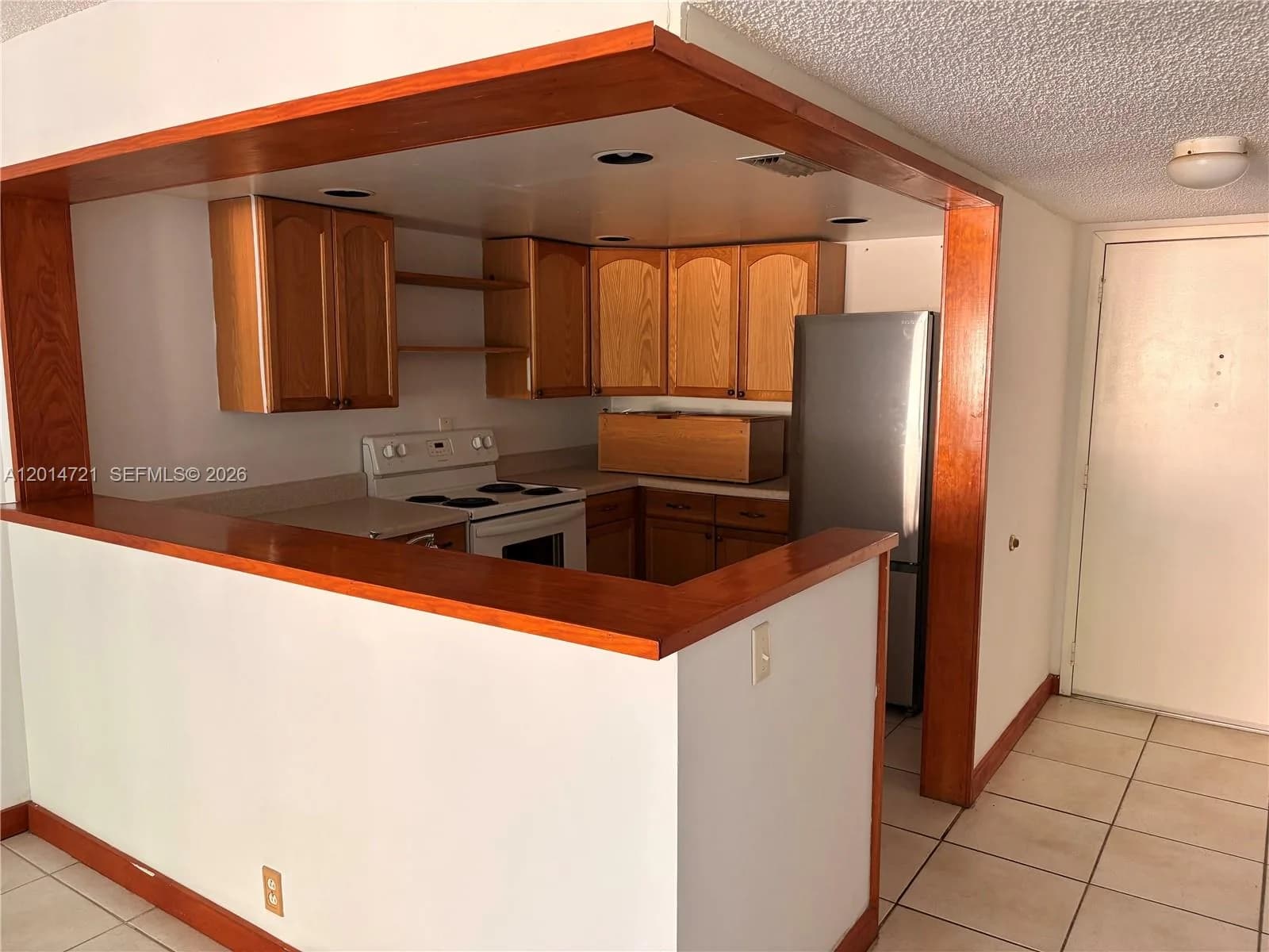 20860 San Simeon Way # 6, Miami FL 33179