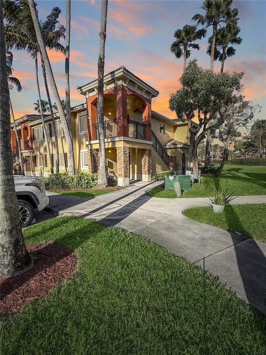 945 NE 34th Ave # 204, Homestead, FL 33033