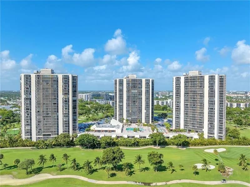 20301 W Country Club Drive # 1222, Aventura, FL 33180
