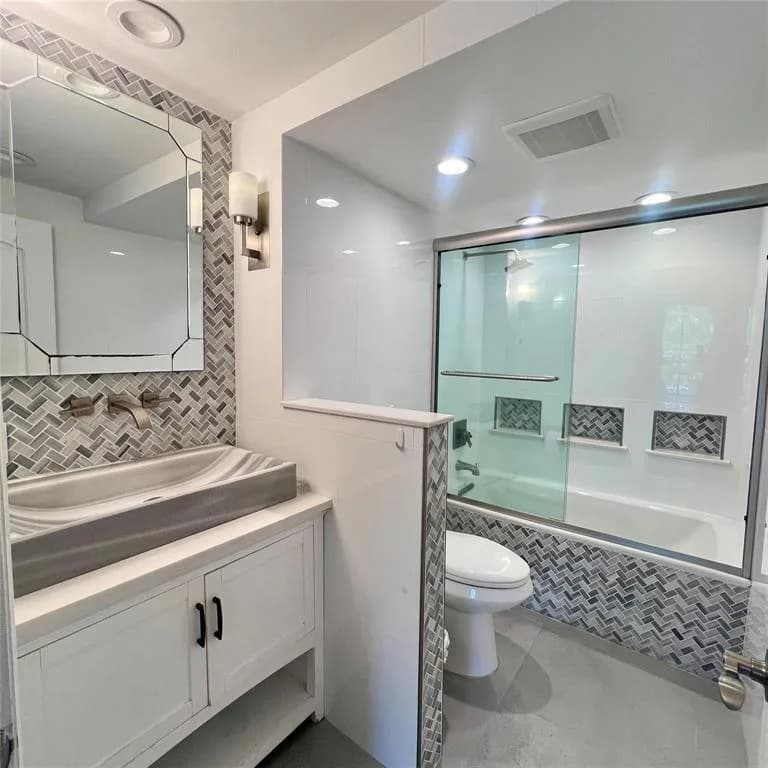 3900 N Hills Drive # 208, Hollywood, FL 33021