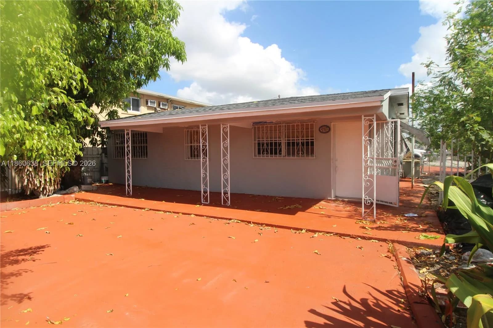 965 W 23rd St, Hialeah FL 33010