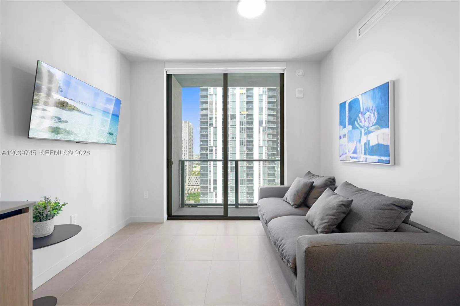 121 NE 5th St # 3006, Miami, FL 33132