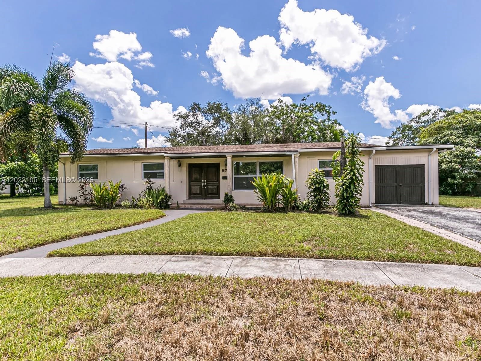 870 NE 182nd St, North Miami Beach, FL 33162