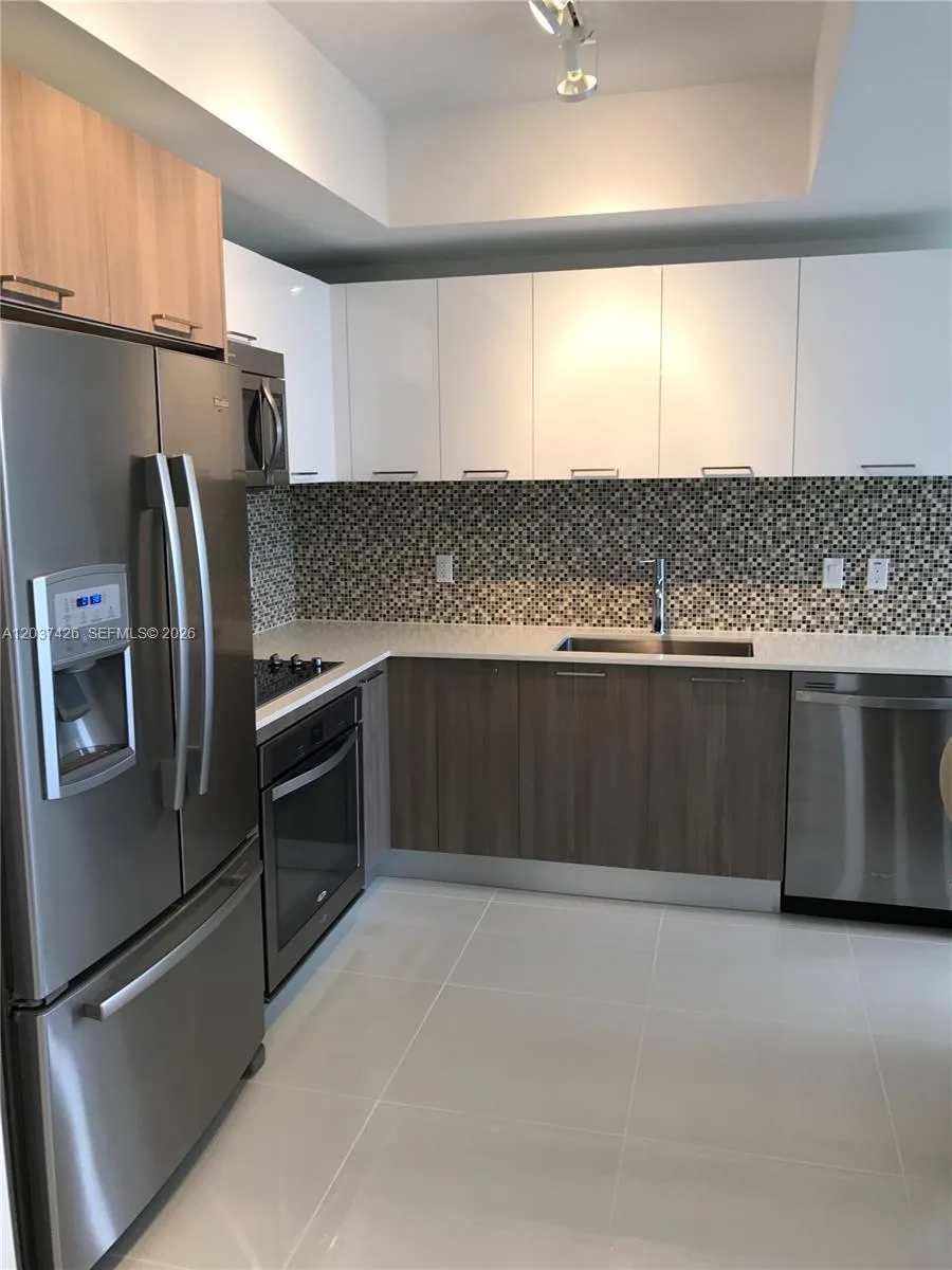 5300 NW 85 AVE # 703, Doral, FL 33166