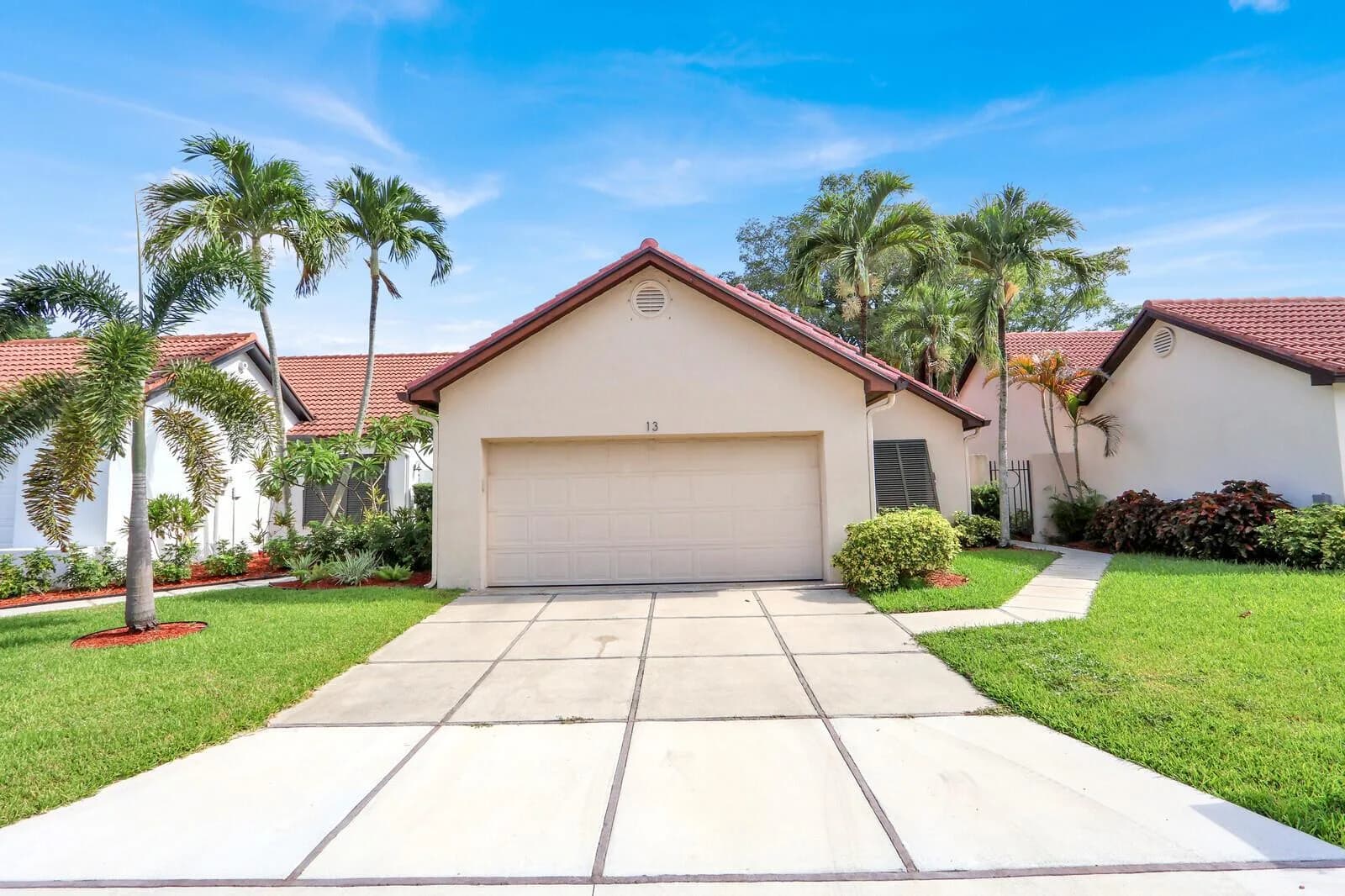 13 Ironwood Way N, Palm Beach Gardens FL 33418