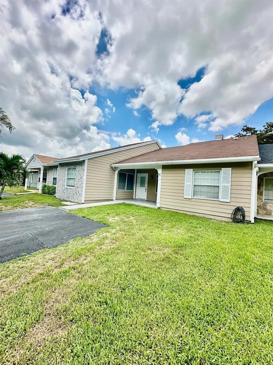 14530 SW 142nd Ct Cir, Miami, FL 33186