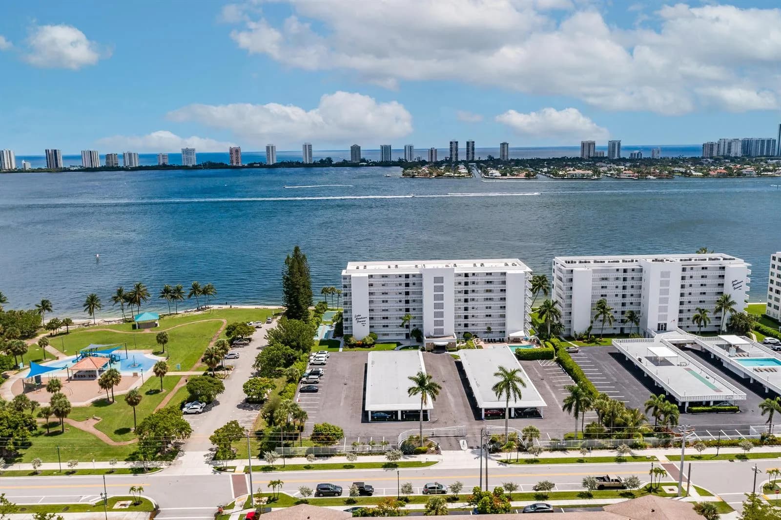 501 LAKE SHORE Drive # 206, Lake Park FL 33403