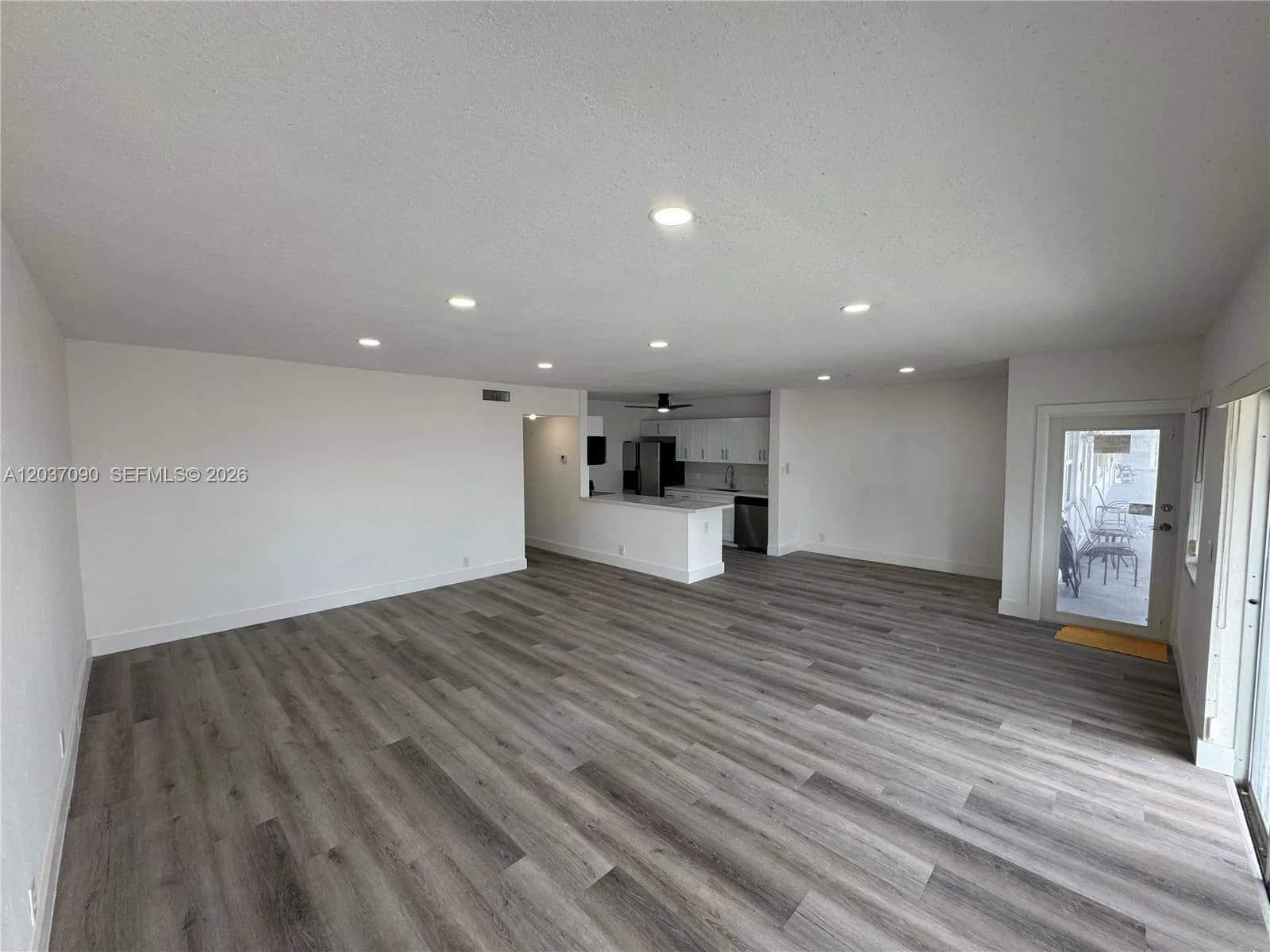 630 Layne Blvd # 211, Hallandale Beach FL 33009
