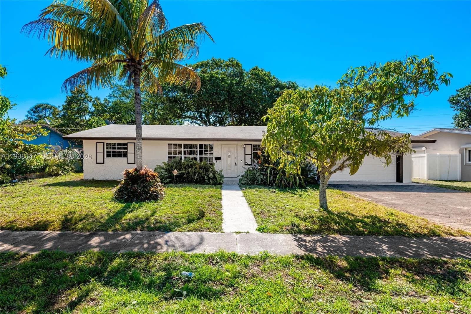 4360 NW 4th St, Plantation FL 33317