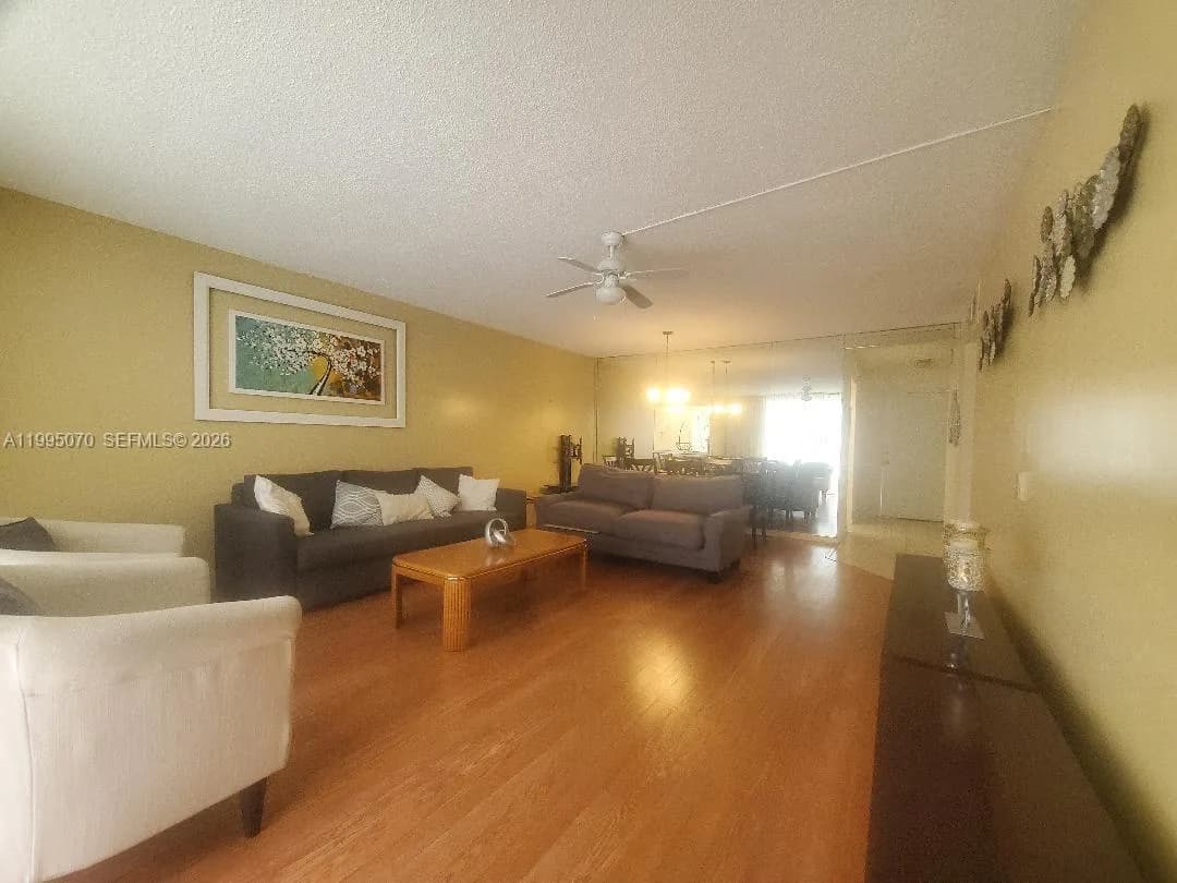 319 NE 14th Ave # 207, Hallandale Beach FL 33009