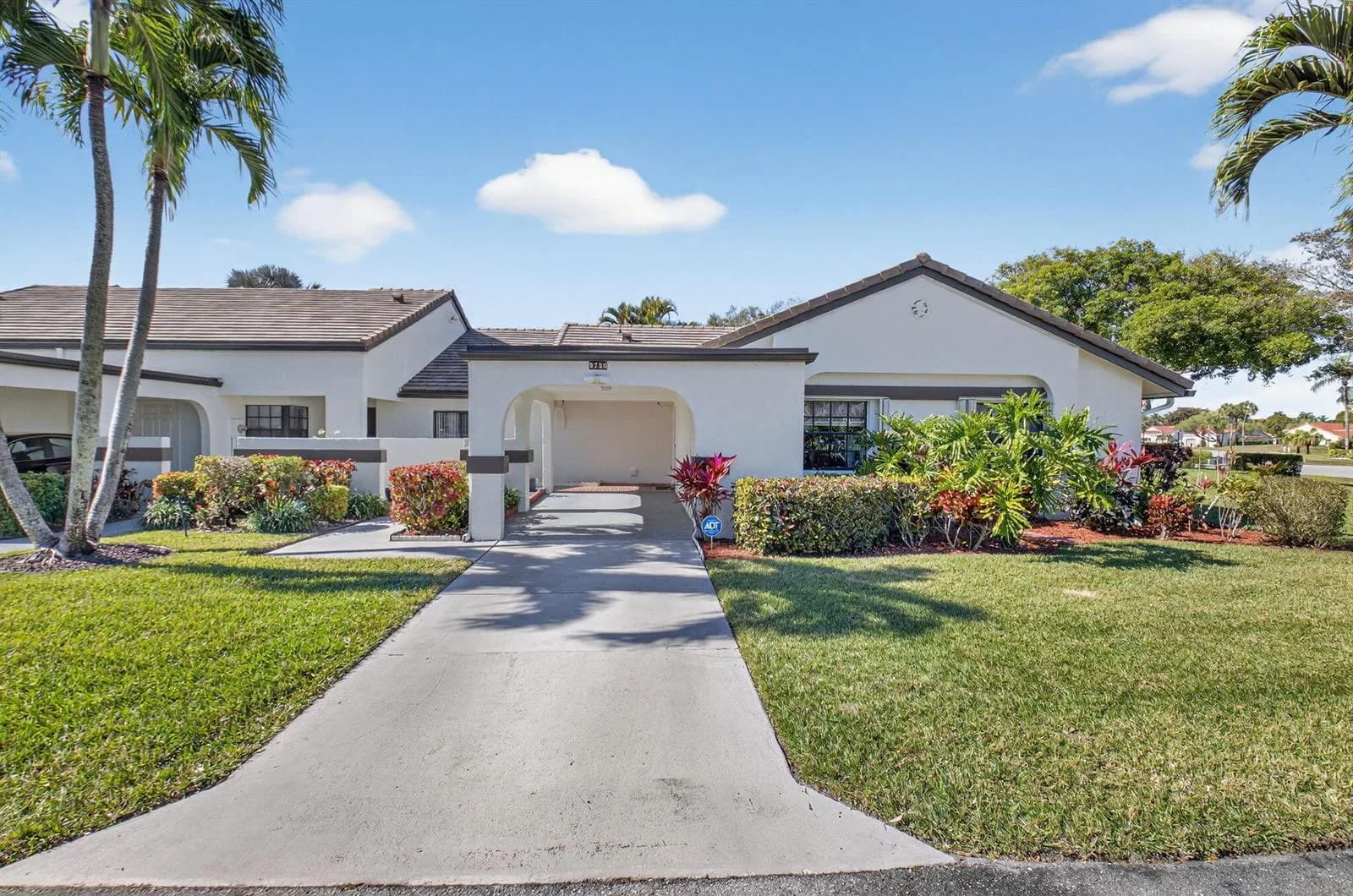 5750 Parkwalk Circle E, Boynton Beach FL 33472