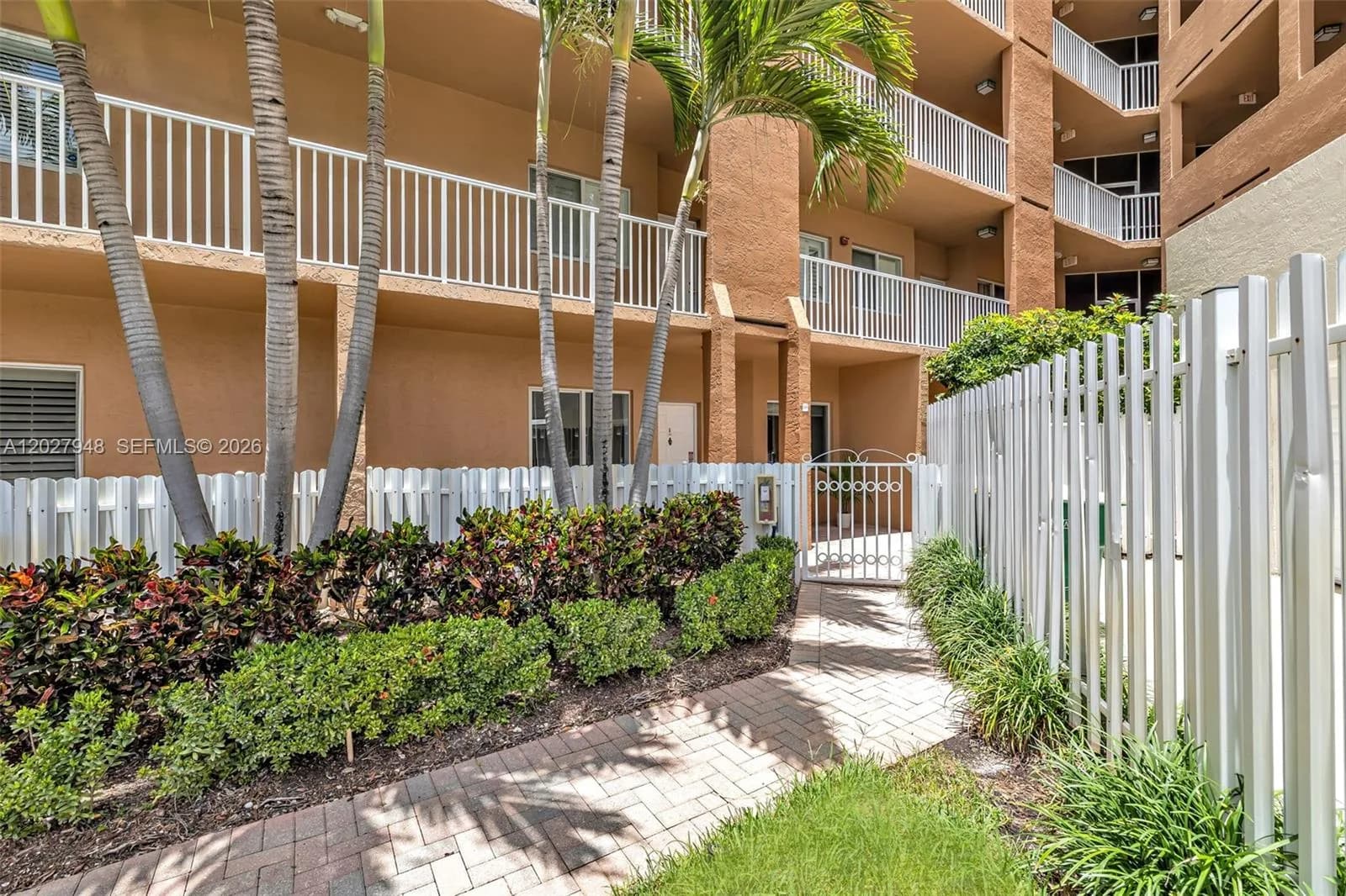 7715 Yardley Dr # 106, Tamarac FL 33321