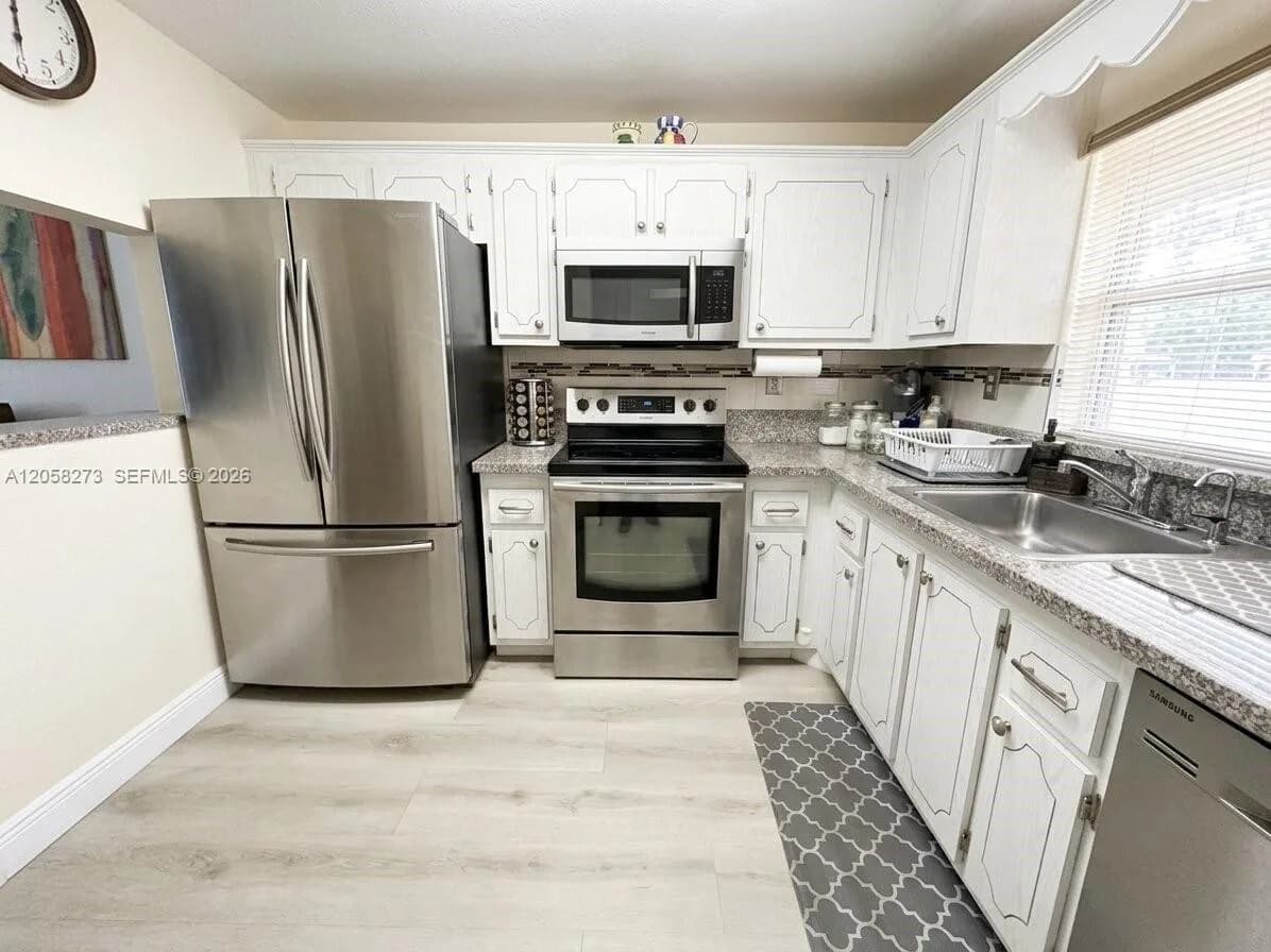 9801 Sunrise Lakes Blvd # 203, Sunrise, FL 33322