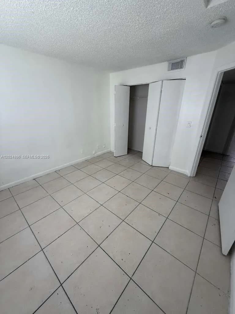 6921 Pembroke Rd # 6927, Pembroke Pines, FL 33023
