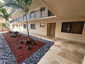 8040 Hampton Boulevard # 104, North Lauderdale, FL 33068