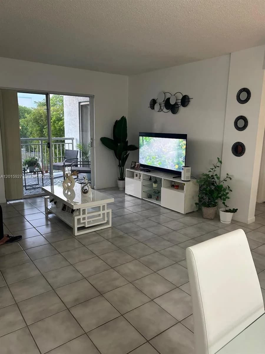 8660 SW 212th St # 306, Cutler Bay FL 33189