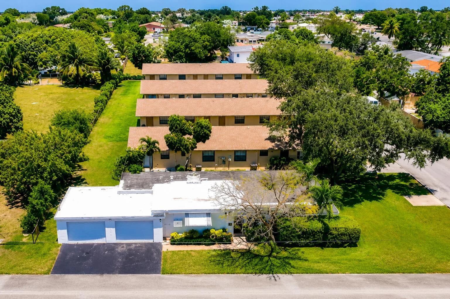 5619 MCKINLEY, Hollywood, FL 33021