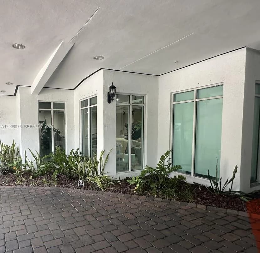 1627 SW 37th Ave # 1, Miami FL 33145