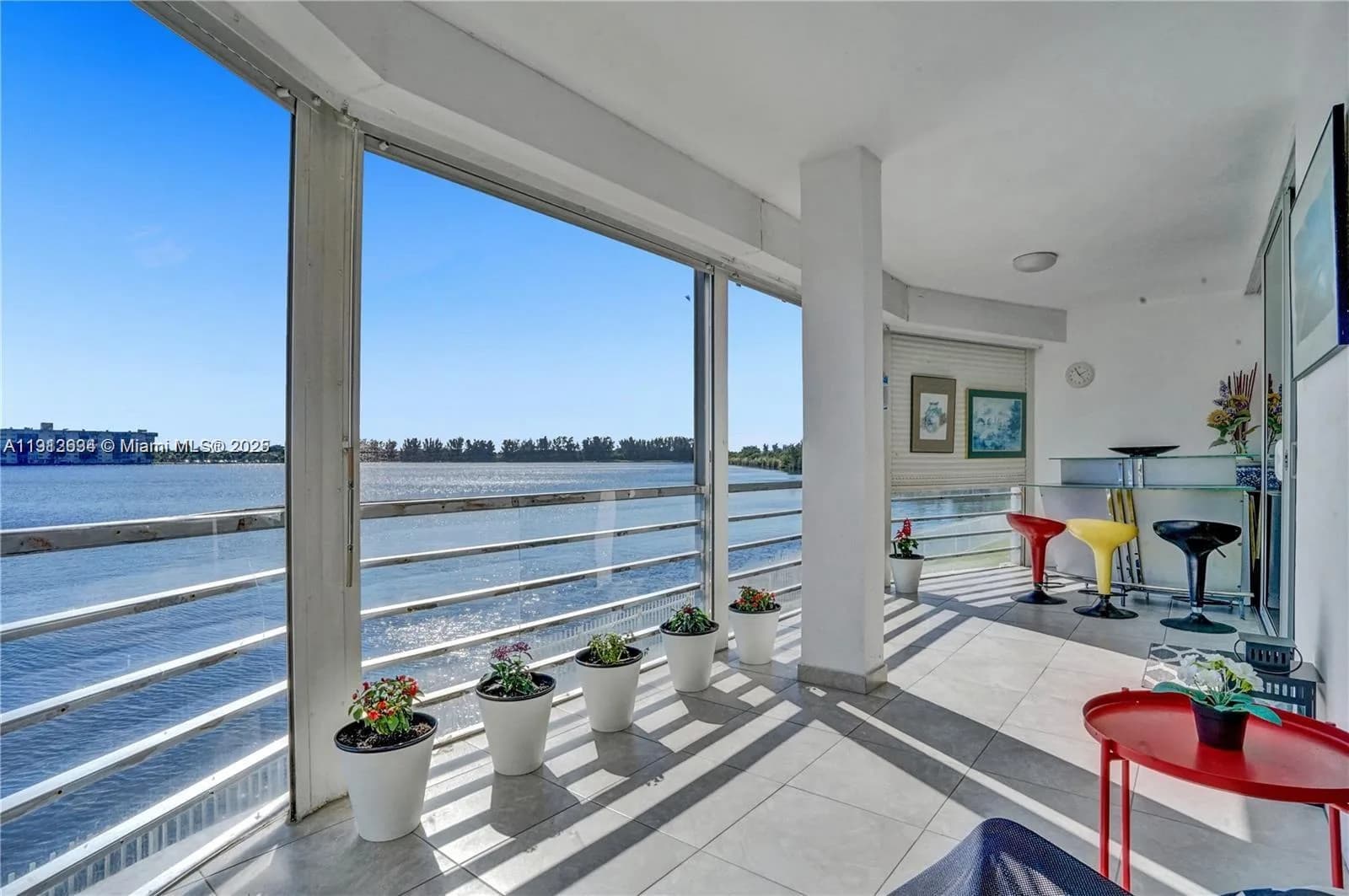 1000 NE 191st St # 21, Miami, FL 33179