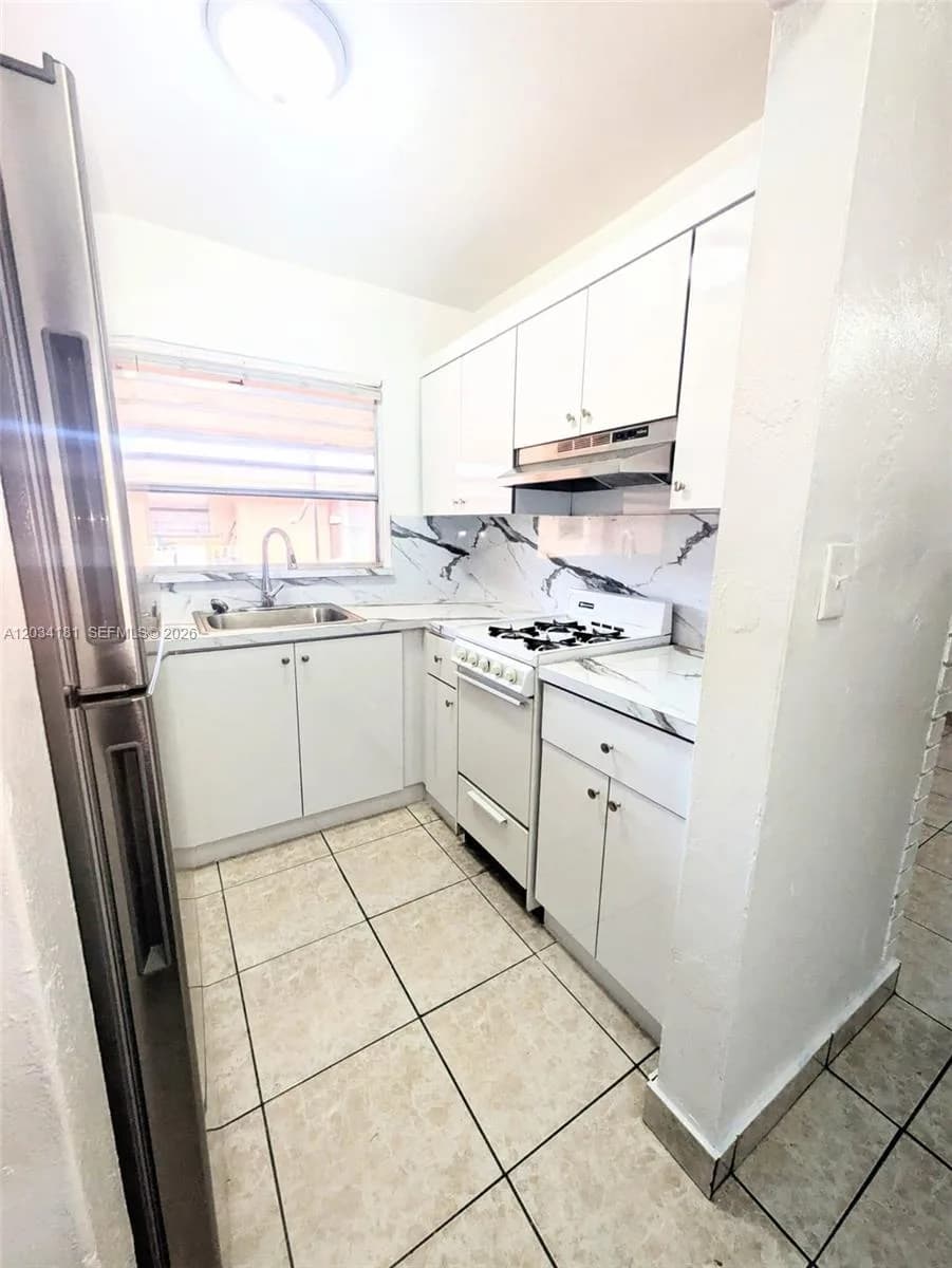 6850 W 14th Ct # A28, Hialeah, FL 33014
