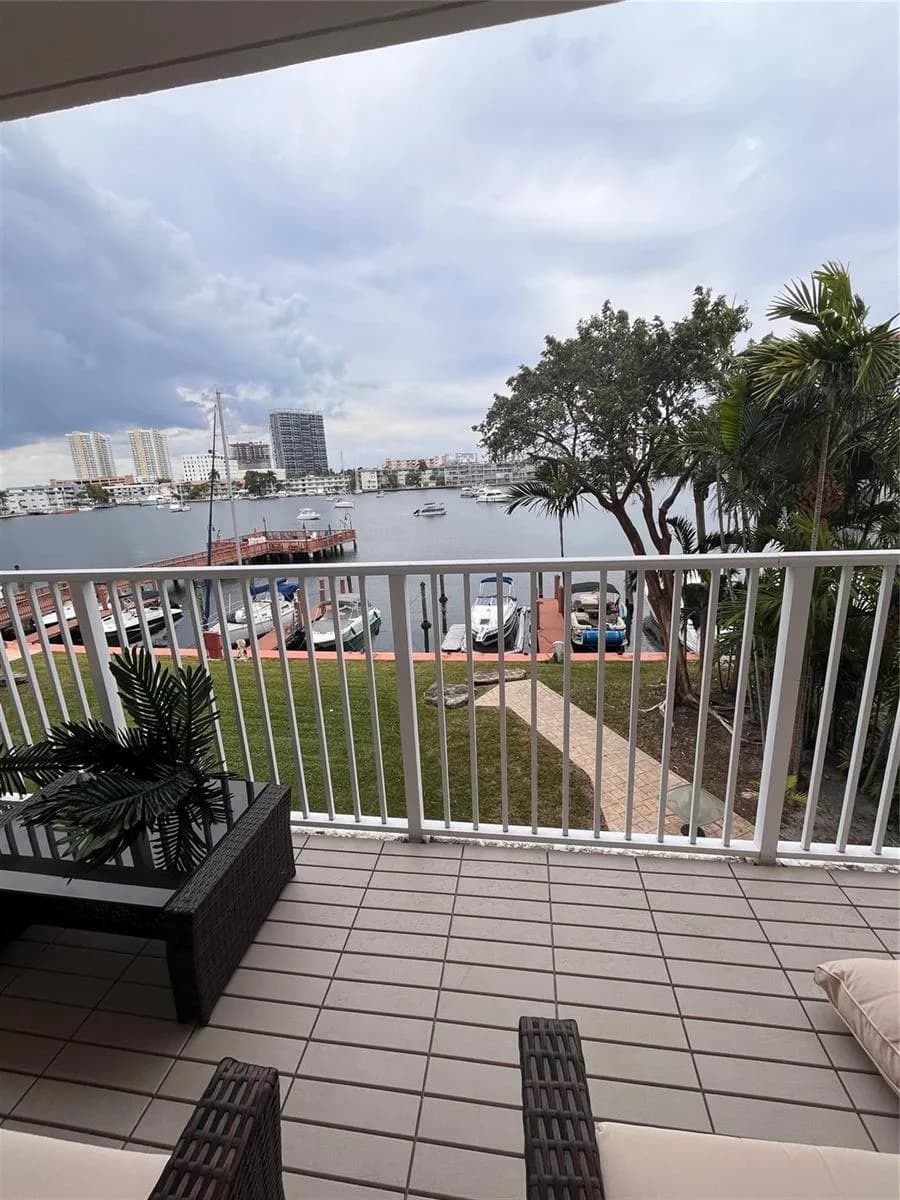 400 Golden Isles Drive # 20, Hallandale Beach FL 33009