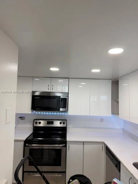 6960 Miami Gardens Dr # 2-521, Hialeah FL 33015