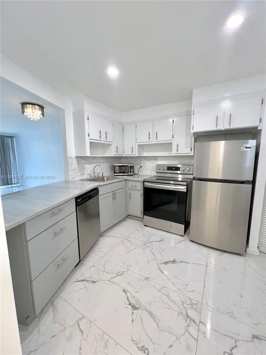 1710 NE 191st St # 307-3, Miami, FL 33179