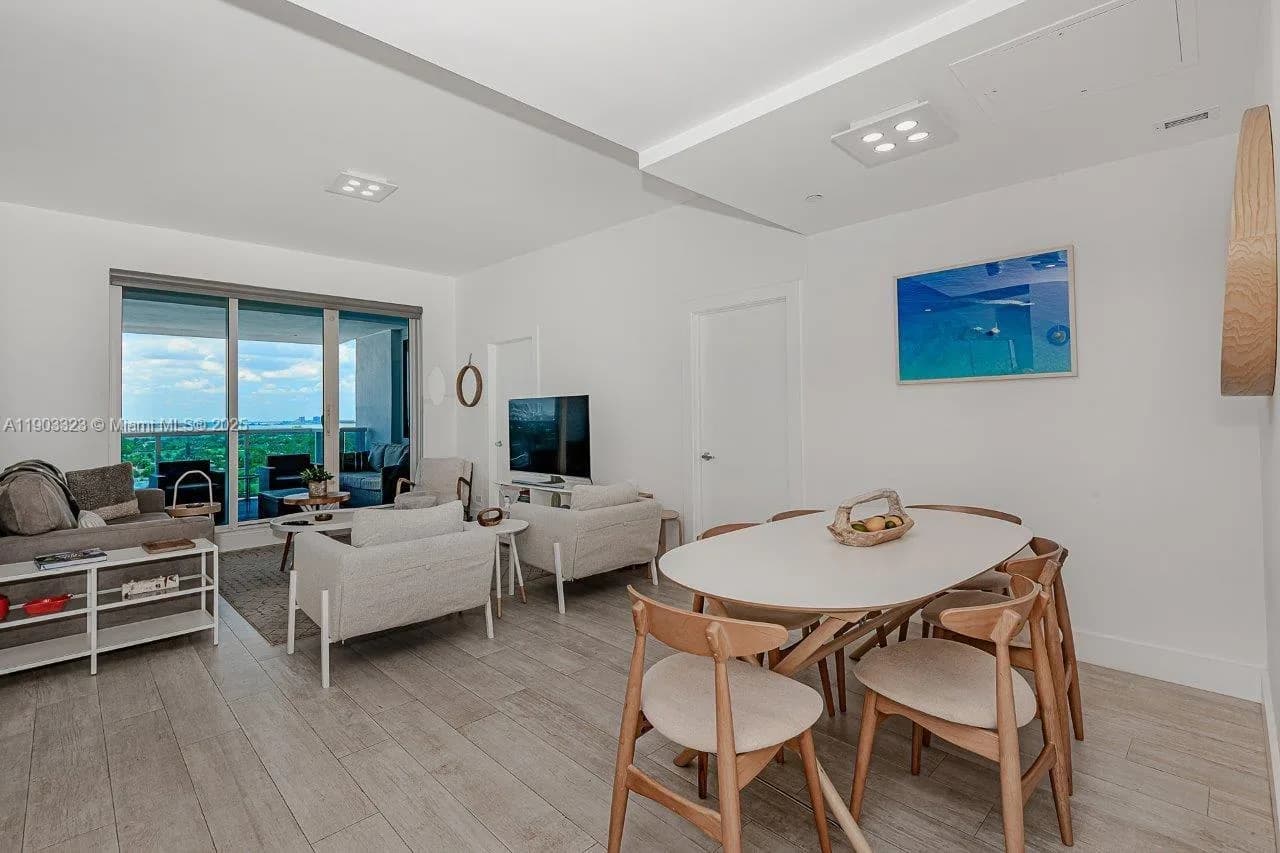 2301 Collins Ave # PH21, Miami Beach, FL 33139