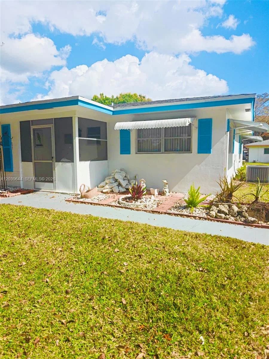 1140 NW 85th Ave, Plantation FL 33322