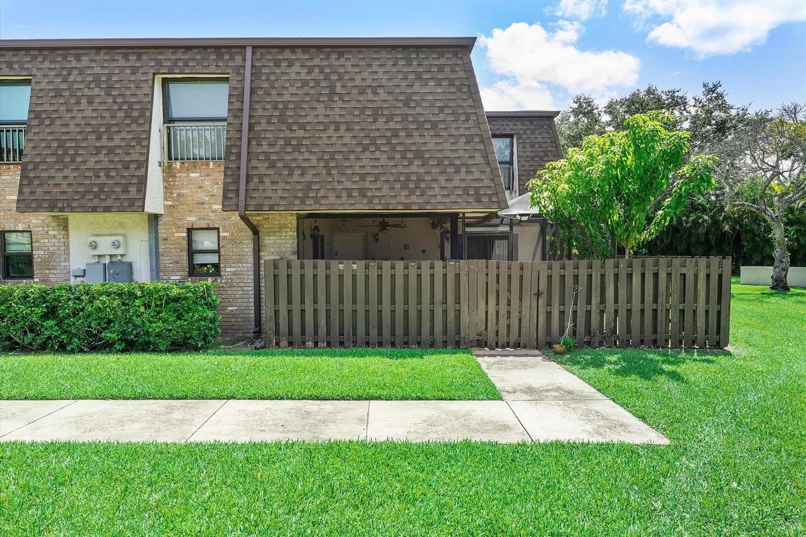 2562 NW 99TH Avenue, Coral Springs FL 33065