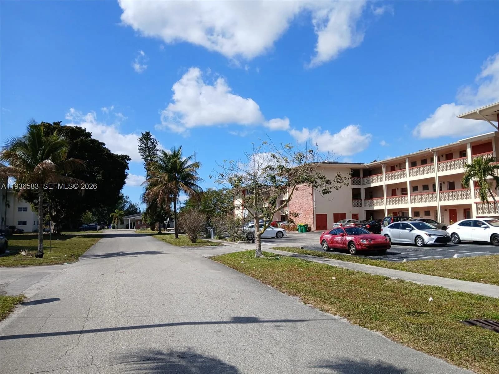 4751 NW 10th Ct # 310, Plantation FL 33313