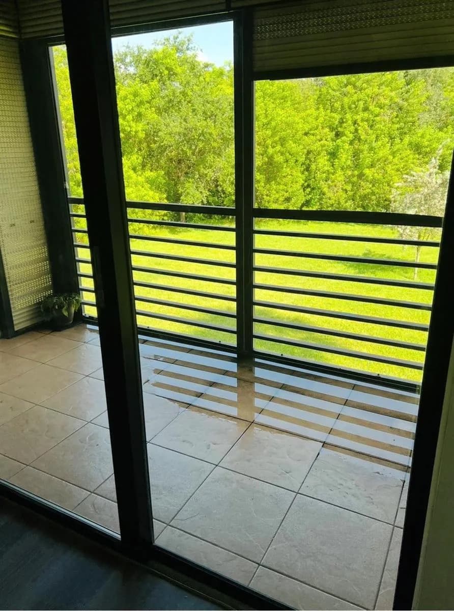 6301 N University Drive # 204, Tamarac FL 33321