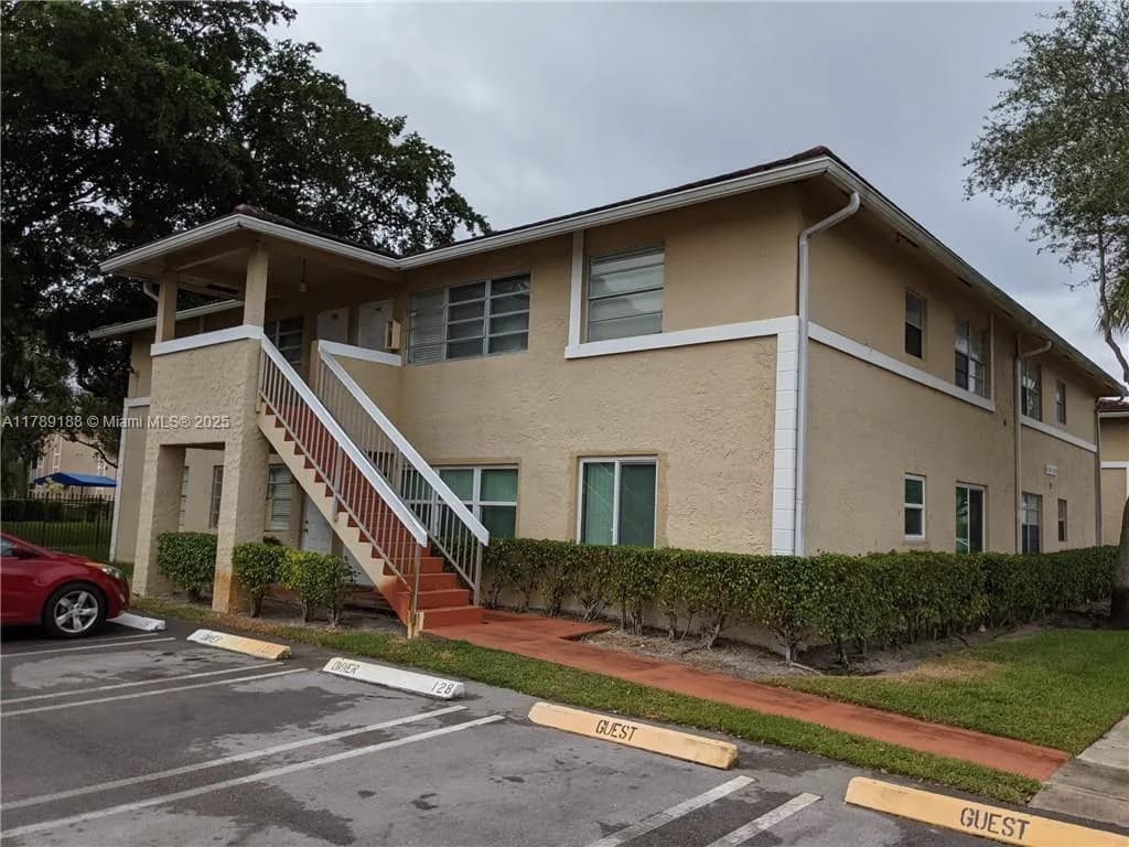 10192 Twin Lakes Dr # 14-F, Coral Springs FL 33071