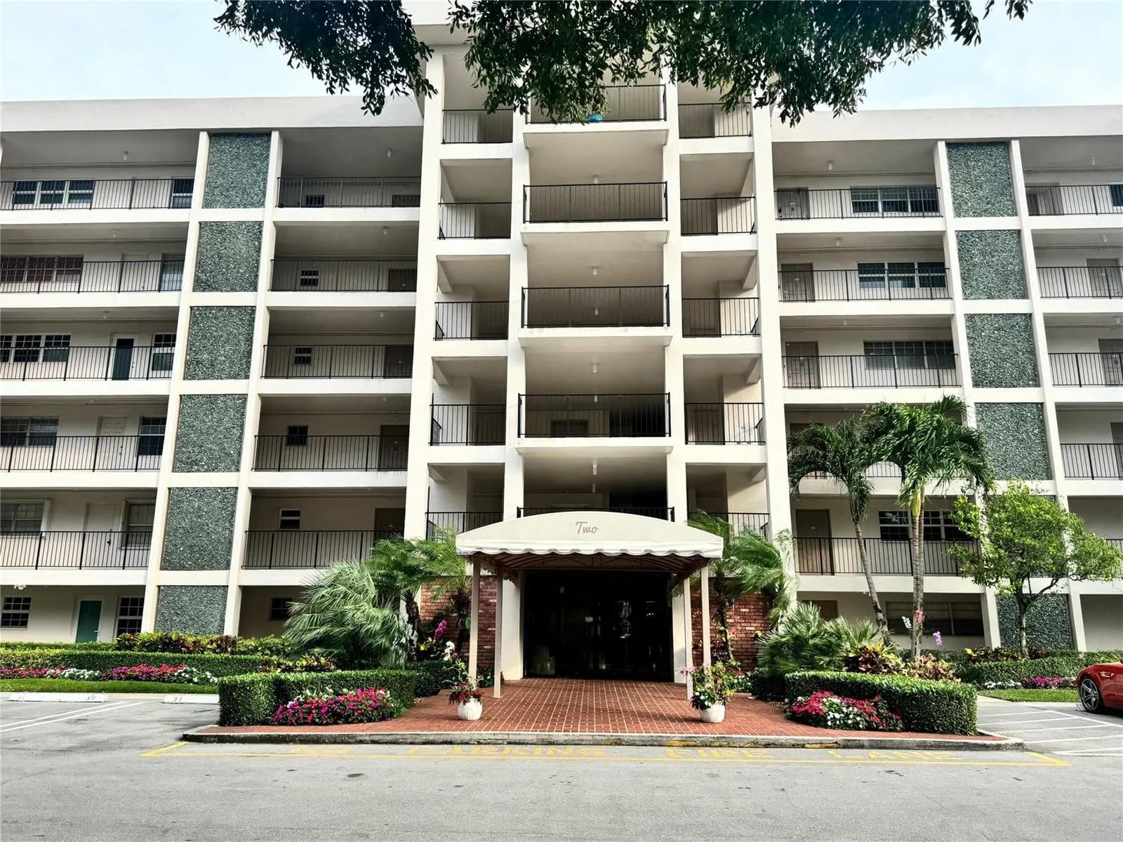 2850 N Palm Aire Drive # 207, Pompano Beach FL 33069