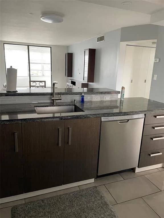 2850 Somerset Drive # 404l, Lauderdale Lakes FL 33311